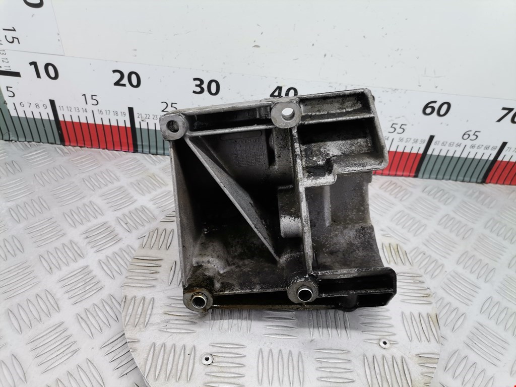 Кронштейн гидроусилителя AUDI A8 D2 1994-2002