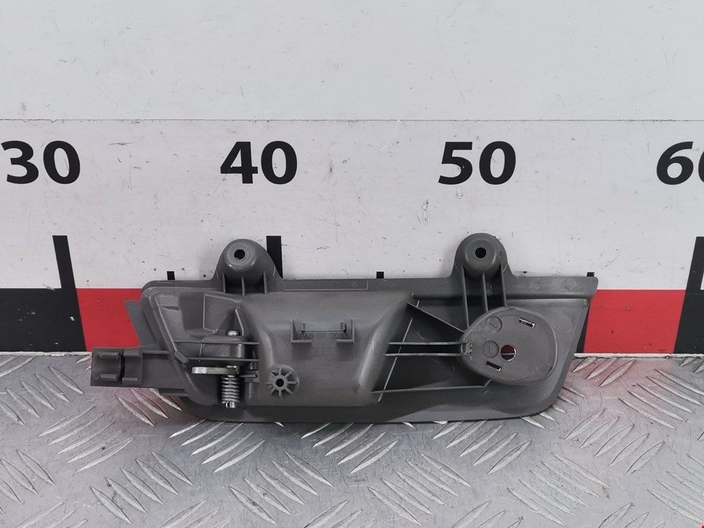 Ручка дверная передняя внутренняя правая AUDI A4 B6 2001-2005