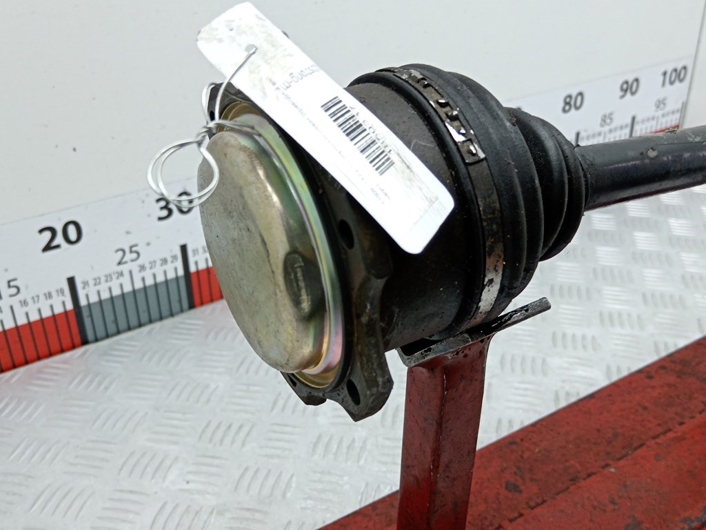 Полуось (привод, приводной вал) передняя левая VOLKSWAGEN Polo IV 2001-2009