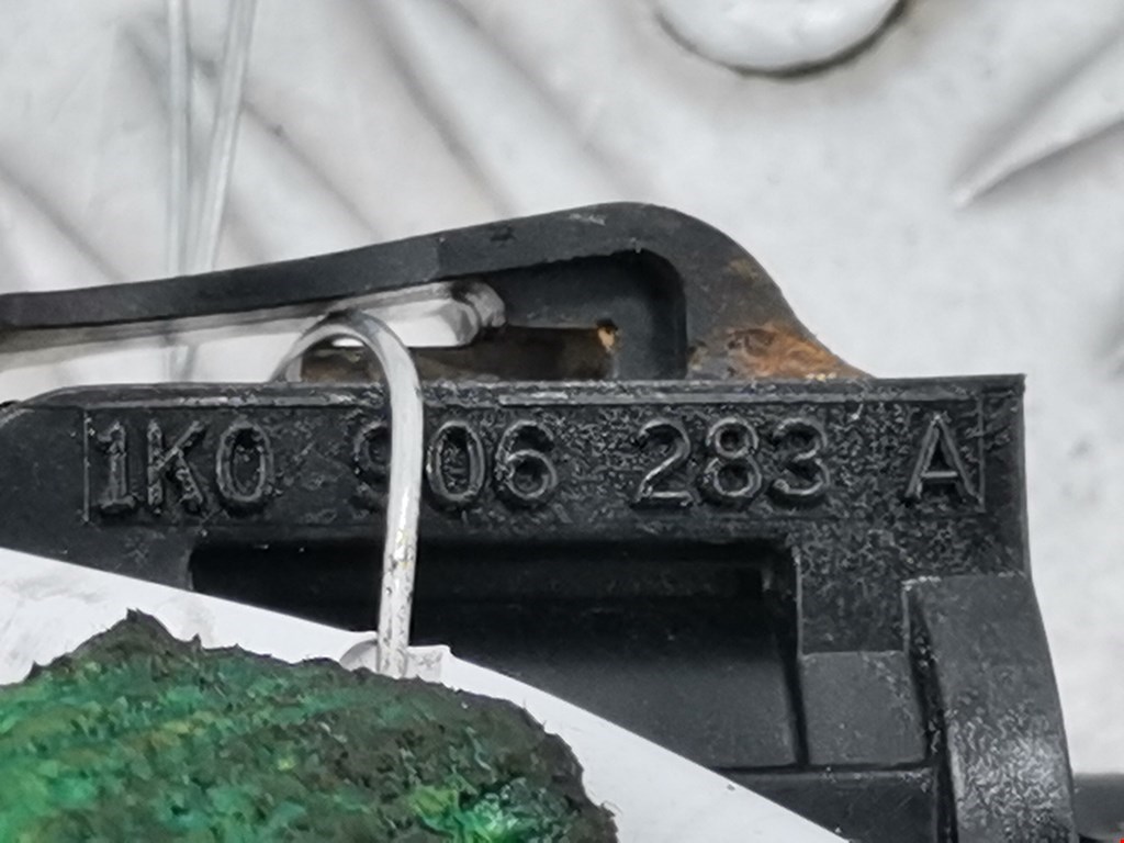 Клапан электромагнитный AUDI A4 B7 2004-2007