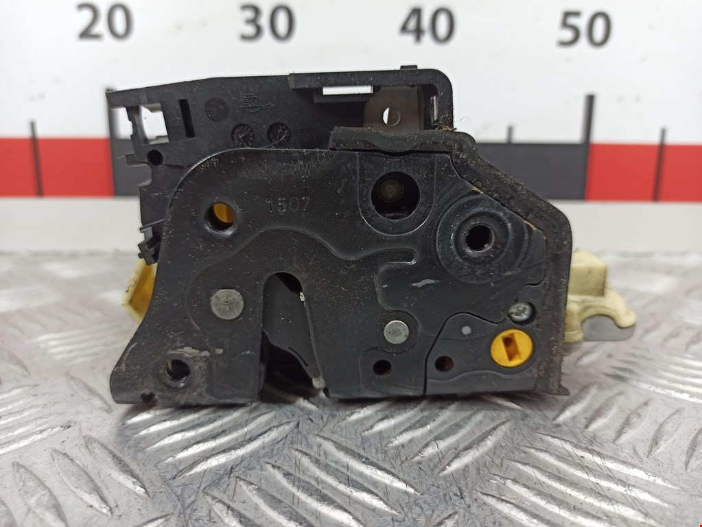 Замок двери задней левой VOLKSWAGEN Passat B6 2005-2011
