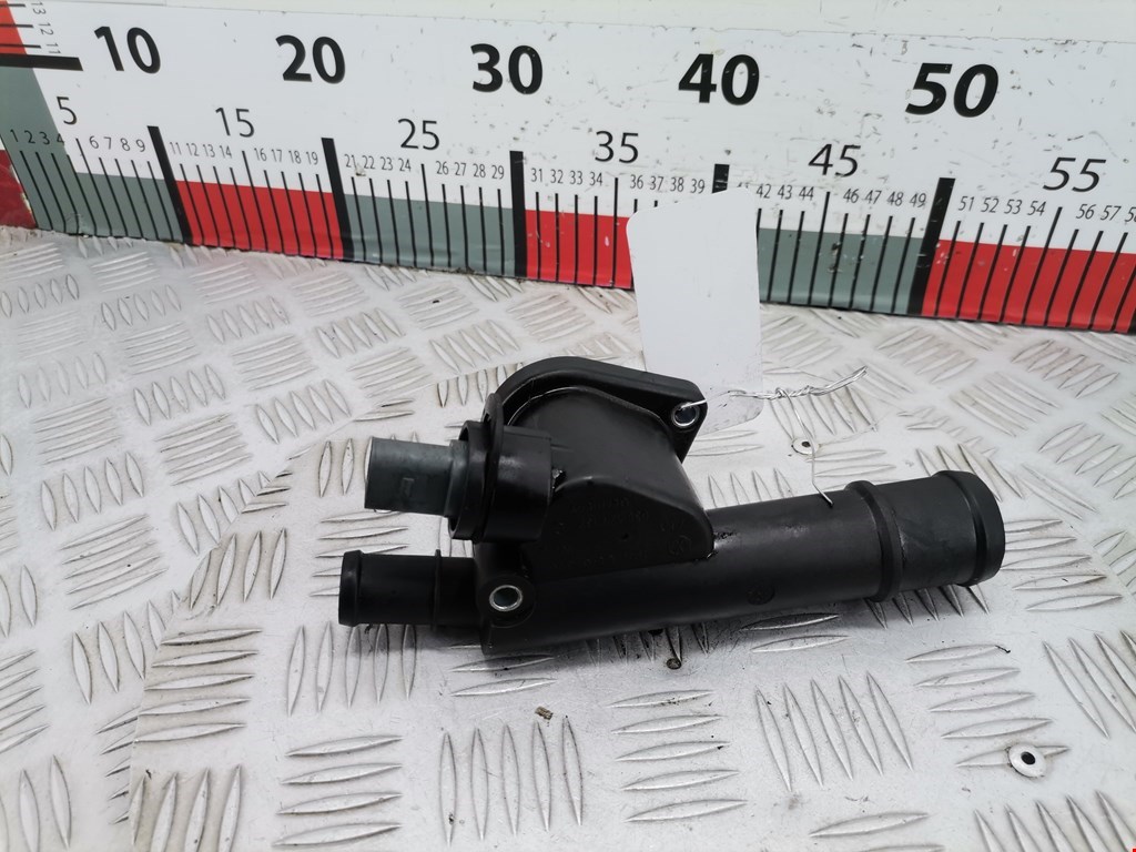 Тройник системы охлаждения AUDI A4 B7 2004-2007