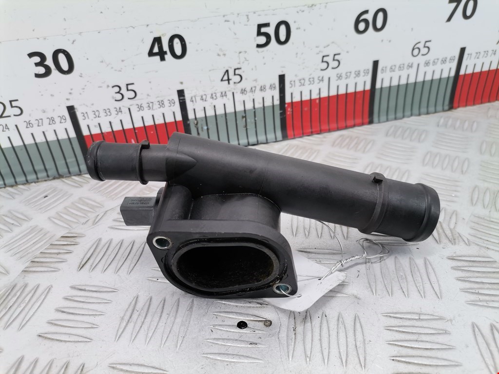 Тройник системы охлаждения AUDI A4 B7 2004-2007