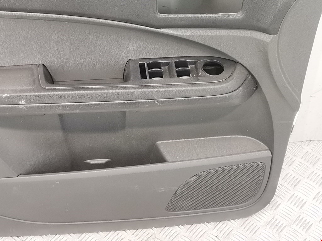 Обшивка двери передняя левая FORD C-MAX 2003-2010