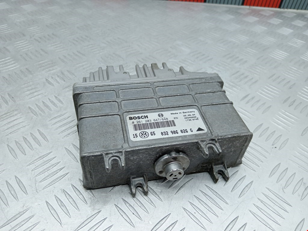 Блок управления двигателя (ЭБУ) VOLKSWAGEN Golf III 1991-1997
