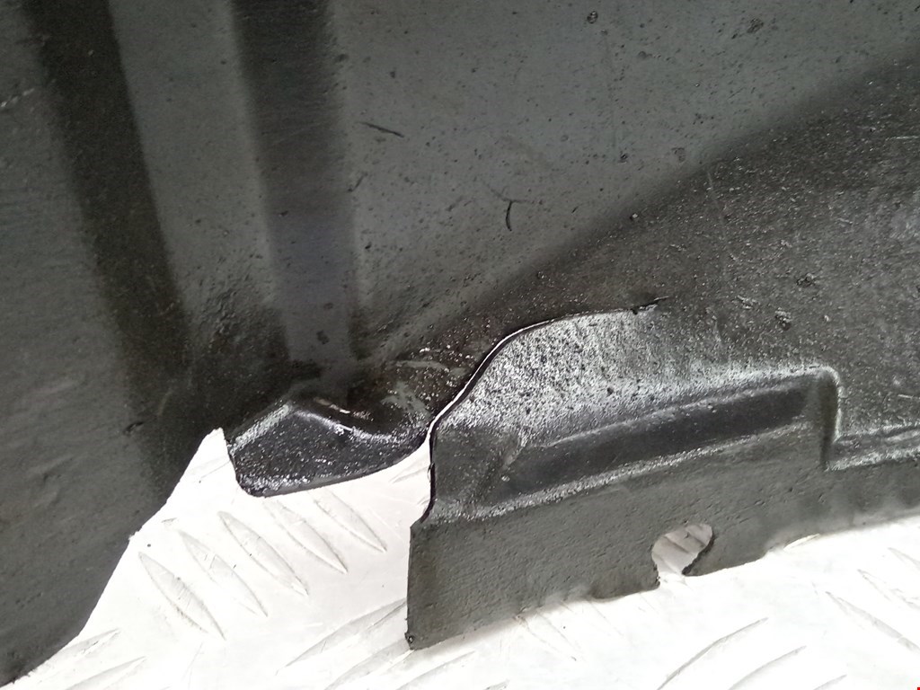 Локер (подкрылок) передний правый NISSAN Navara II D22 1997-2004