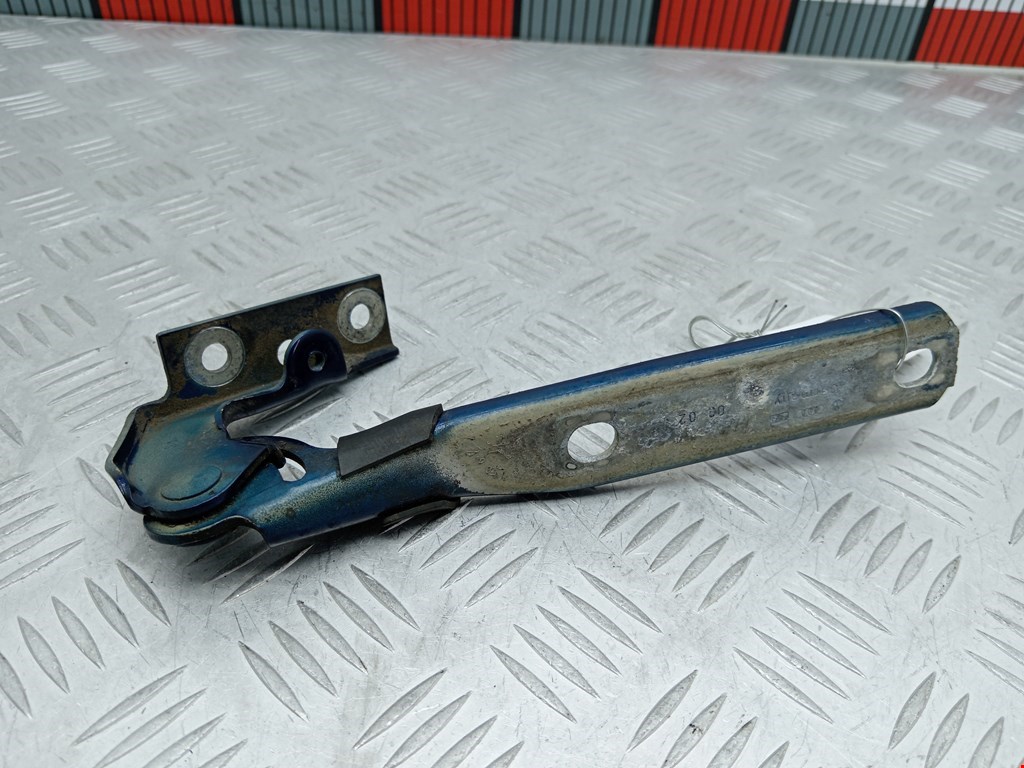 Петля капота левая/правая VOLKSWAGEN Passat B5 1997-2005