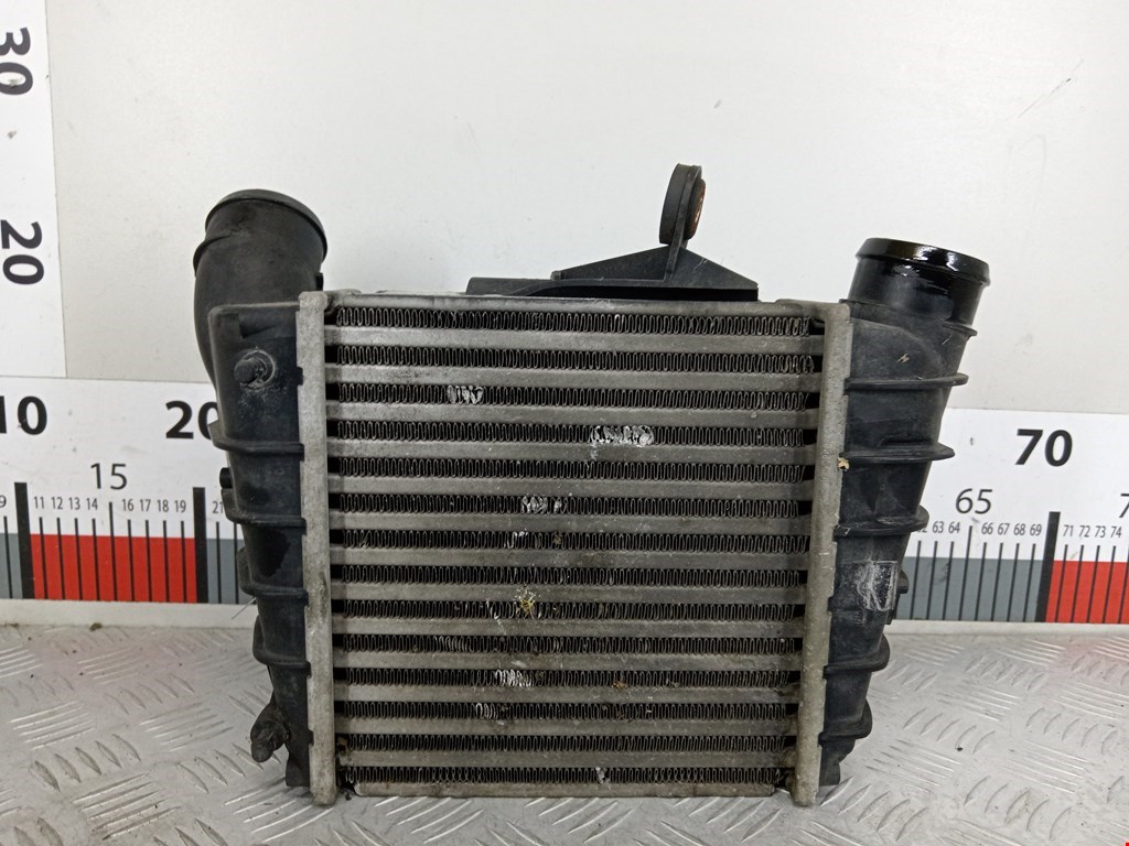 Интеркулер (радиатор интеркулера) VOLKSWAGEN Polo IV 2001-2009