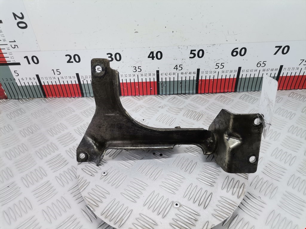 Кронштейн (крепление) радиатора MITSUBISHI L200 KB 2006-2015