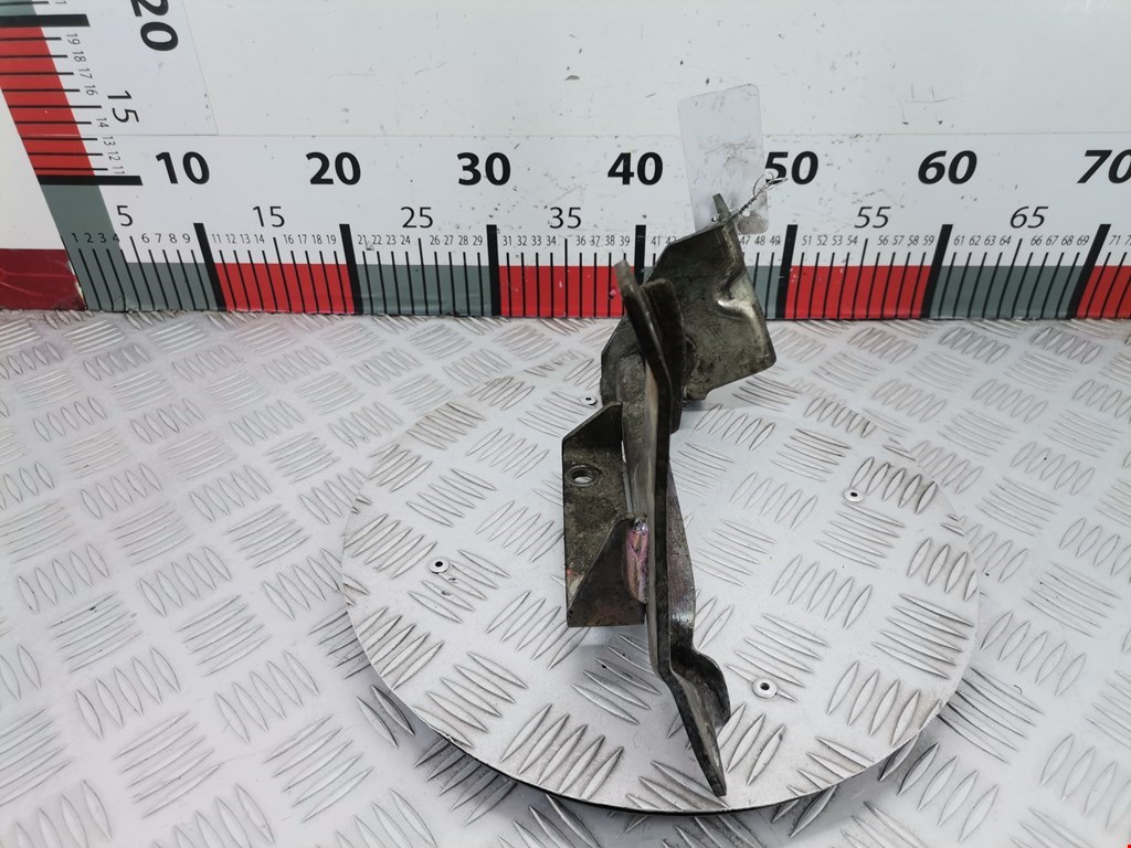 Кронштейн (крепление) радиатора MITSUBISHI L200 KB 2006-2015