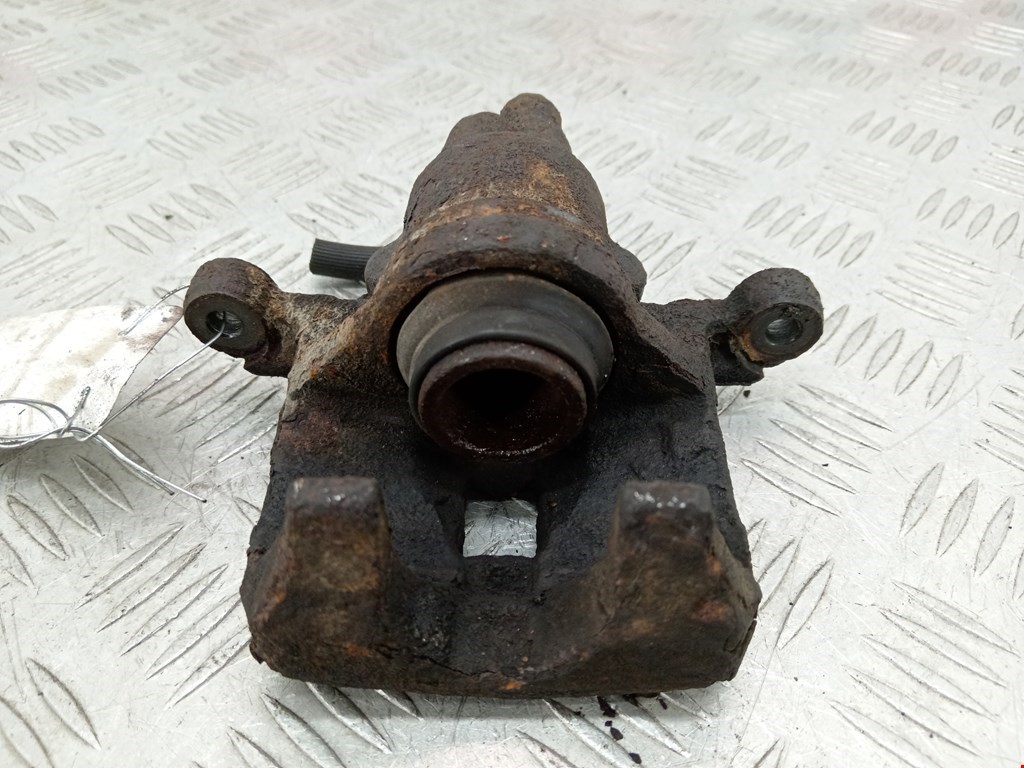 Суппорт задний правый SUBARU Legacy 1998-2004