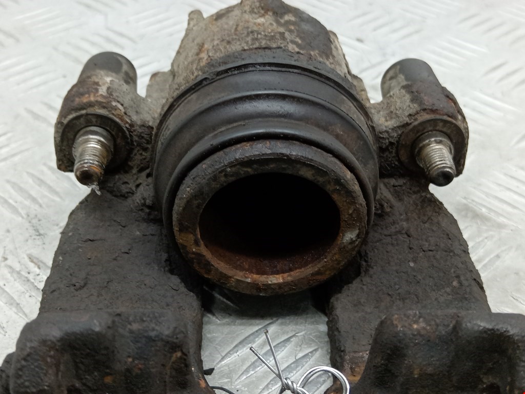 Суппорт передний правый FORD Focus I 1998-2005