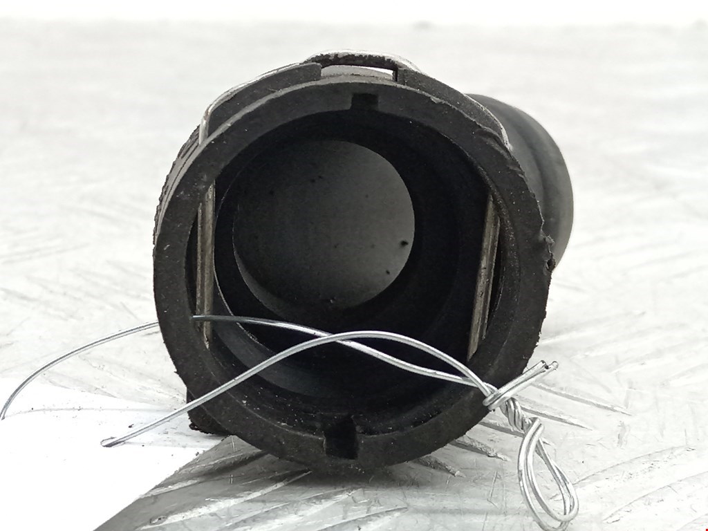 Тройник системы охлаждения VOLKSWAGEN Golf IV 1997-2003