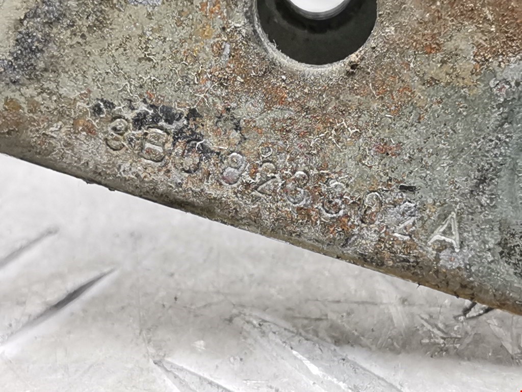 Петля капота левая/правая VOLKSWAGEN Passat B5 1997-2005