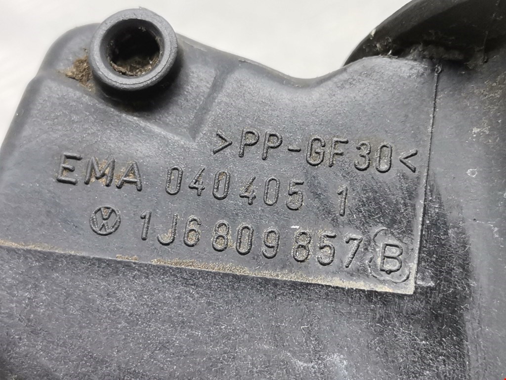 Лючок бензобака VOLKSWAGEN Golf IV 1997-2003