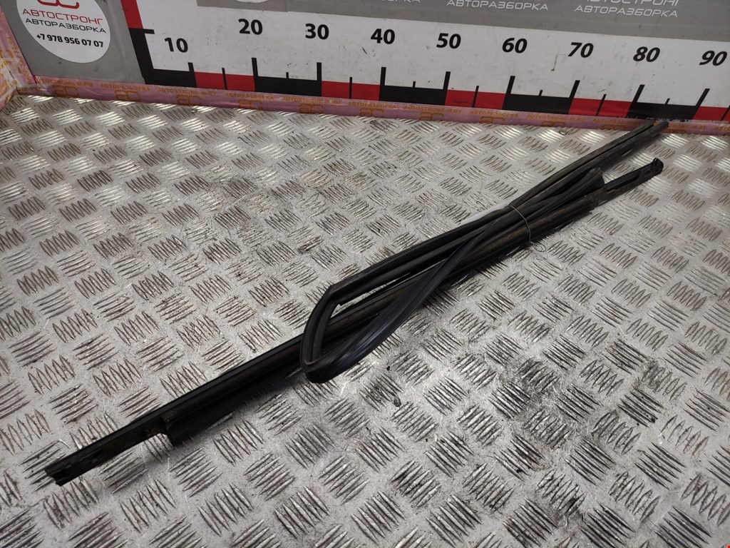 Уплотнитель (внутри) MAZDA Mazda 3 BK 2003-2009