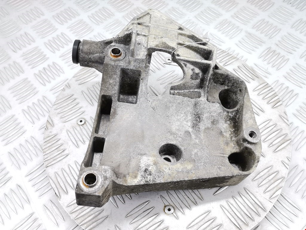 Кронштейн кондиционера BMW X5 (E53) (1999-2006)