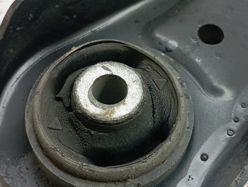 Рычаг передний правый SKODA Fabia MK2 5J 2007-2014