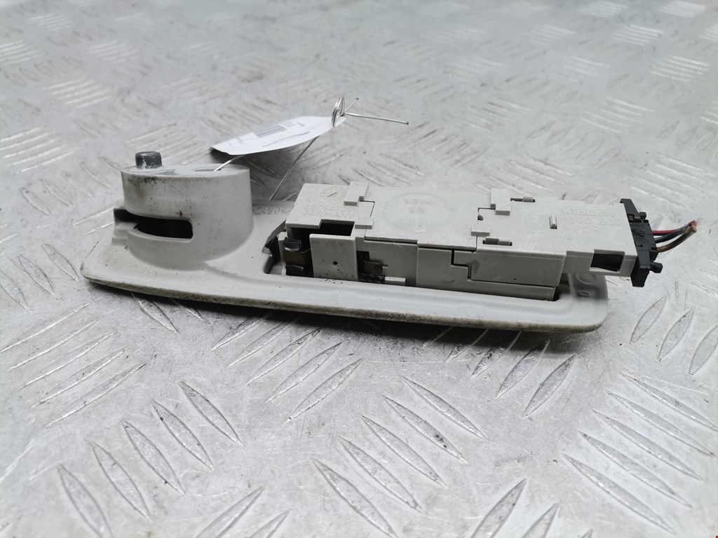 Плафон салонный (салона фонарь) VOLKSWAGEN Bora 1998-2005