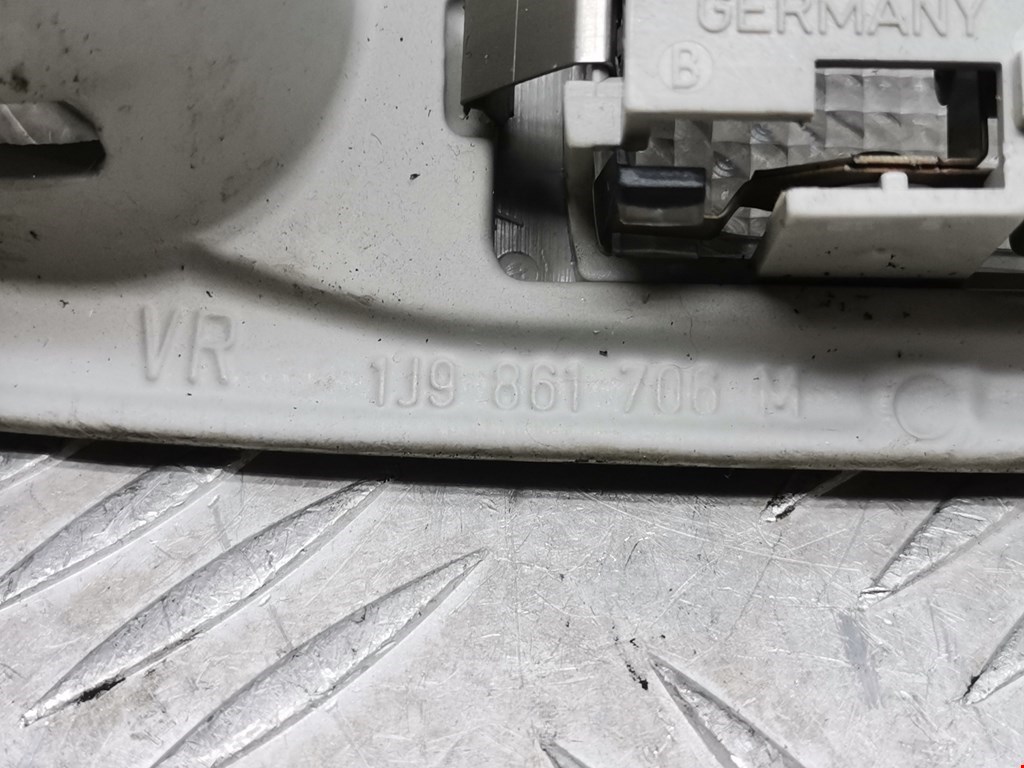 Плафон салонный (салона фонарь) VOLKSWAGEN Bora 1998-2005