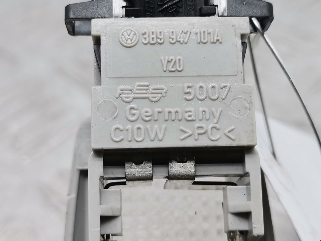 Плафон салонный (салона фонарь) VOLKSWAGEN Bora 1998-2005