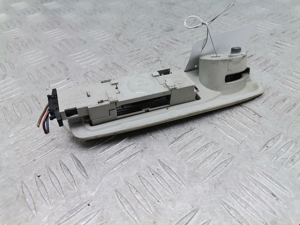 Плафон салонный (салона фонарь) VOLKSWAGEN Bora 1998-2005