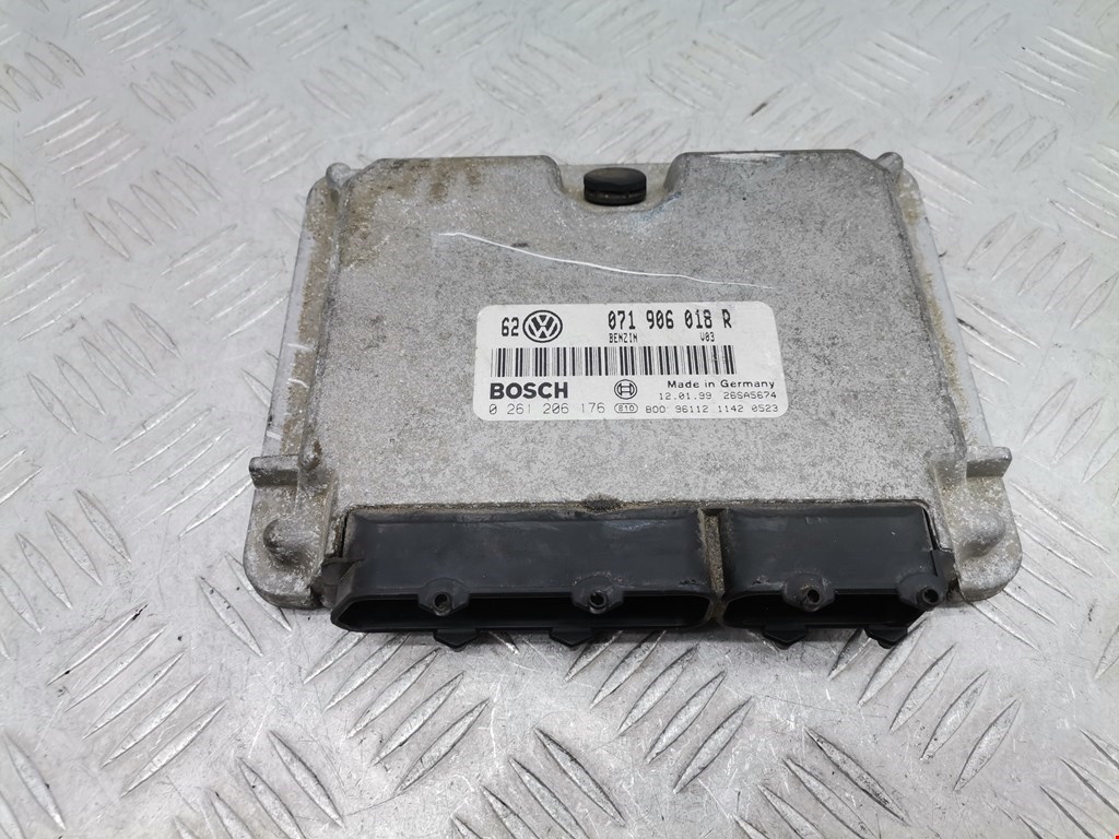 Блок управления двигателя (ЭБУ) VOLKSWAGEN Bora 1998-2005