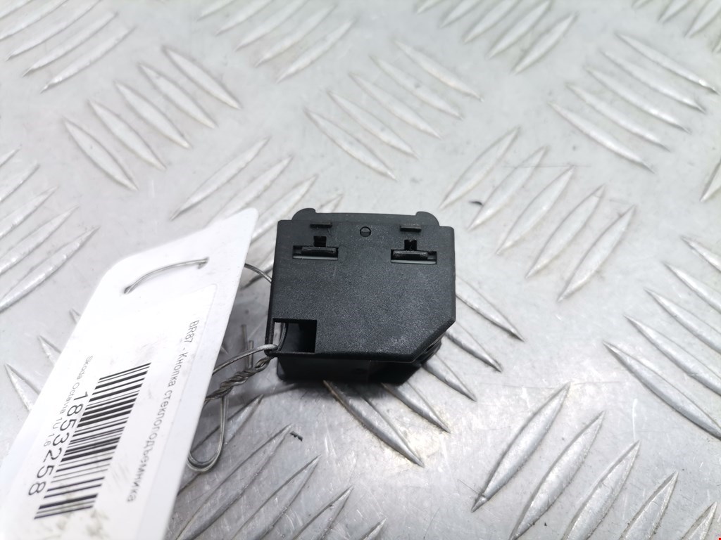 Кнопка стеклоподъемника SKODA Octavia A4 1U- 1997-2010