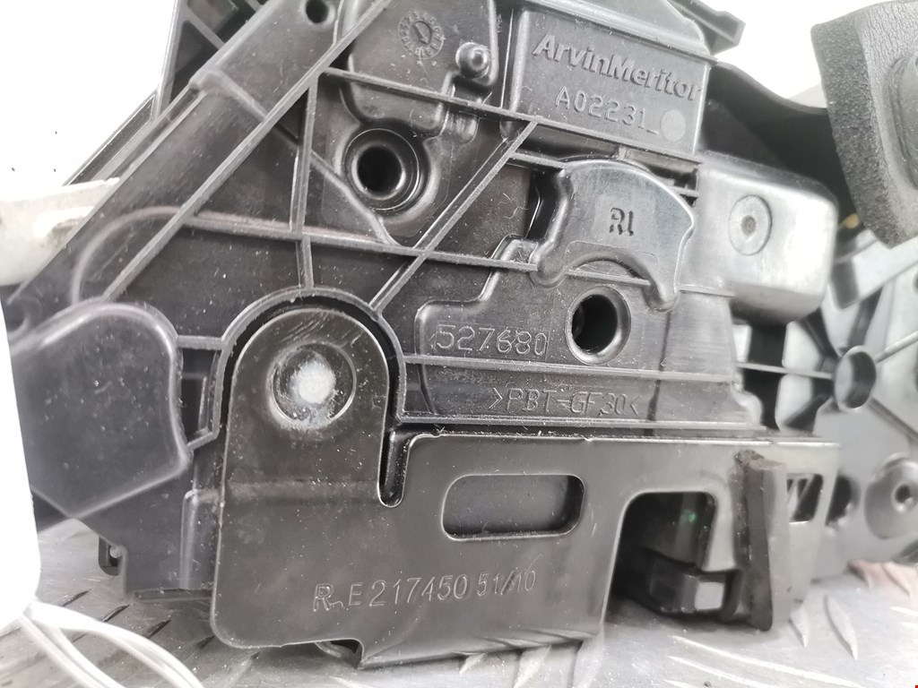 Замок двери передней правой VOLKSWAGEN Polo V HB 2009-2017