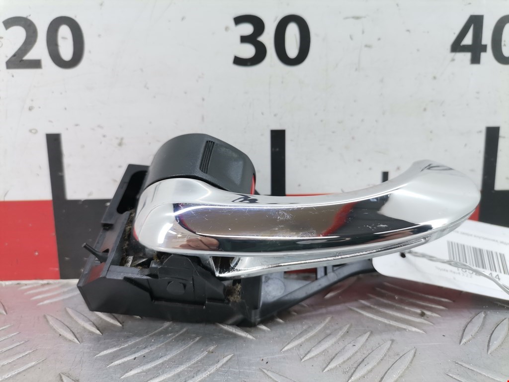 Ручка дверная задняя внутренняя левая TOYOTA RAV 4 XA30 2006-2012