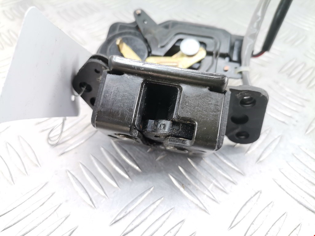 Замок багажника (крышки двери) TOYOTA Corolla Verso E121 AR10 2001-2009