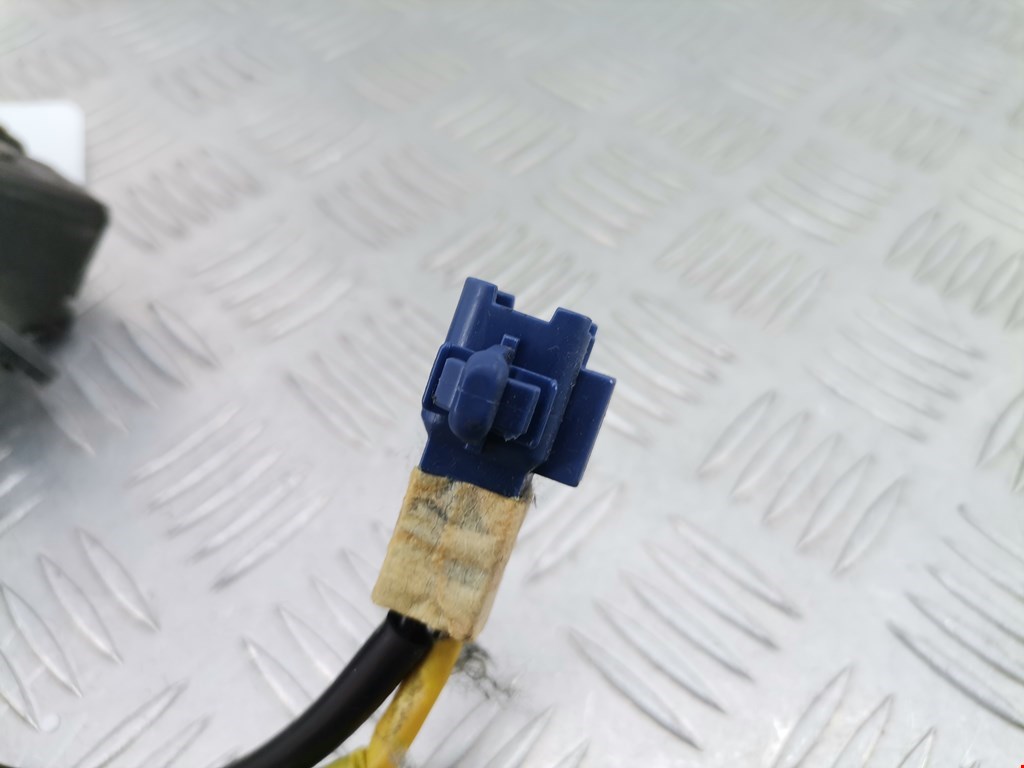 Замок багажника (крышки двери) TOYOTA Corolla Verso E121 AR10 2001-2009