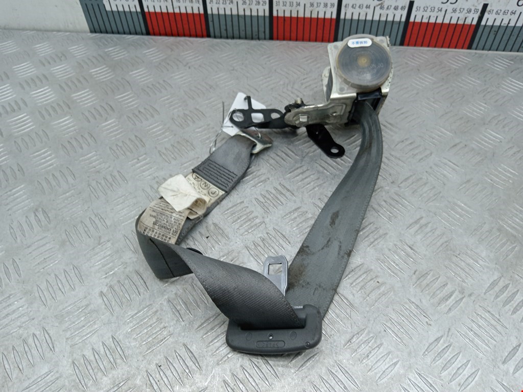 Ремень безопасности задний правый TOYOTA Prius II XW20 2003-2012