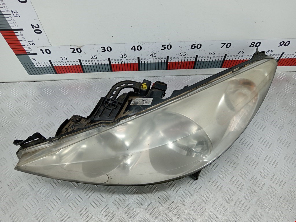 Фара левая PEUGEOT 207 2006-2015