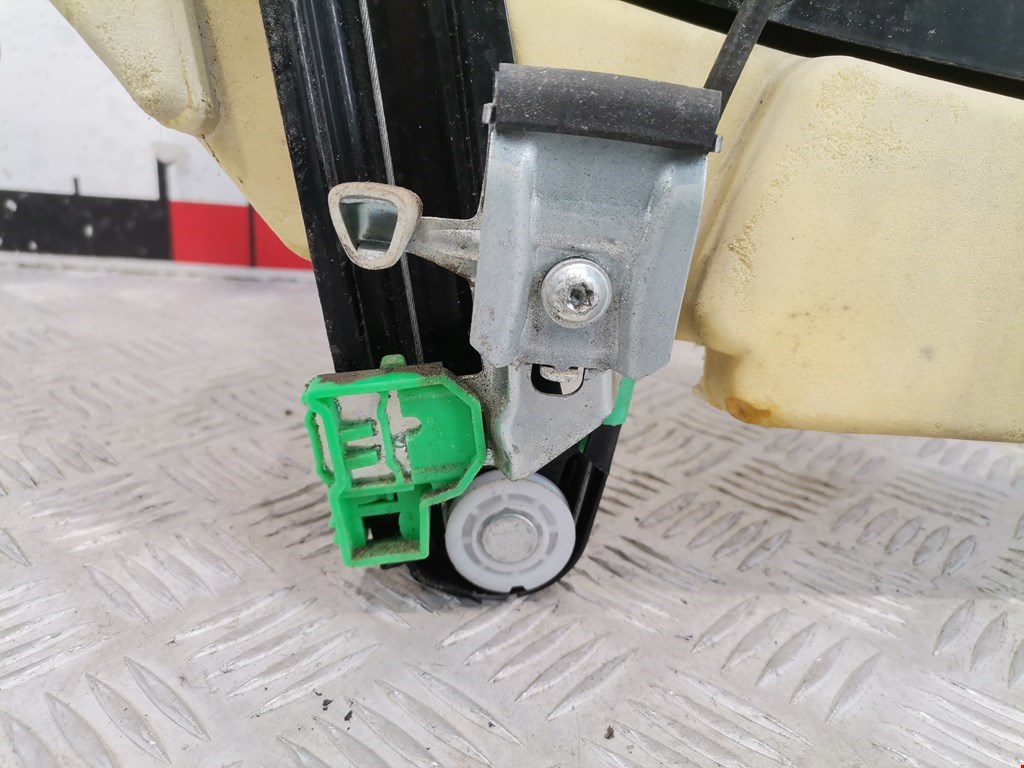 Стеклоподъемник передний правый AUDI A4 B5 1995-2001