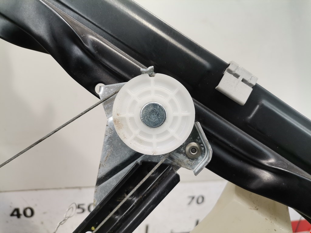 Стеклоподъемник задний левый AUDI A4 B5 1995-2001