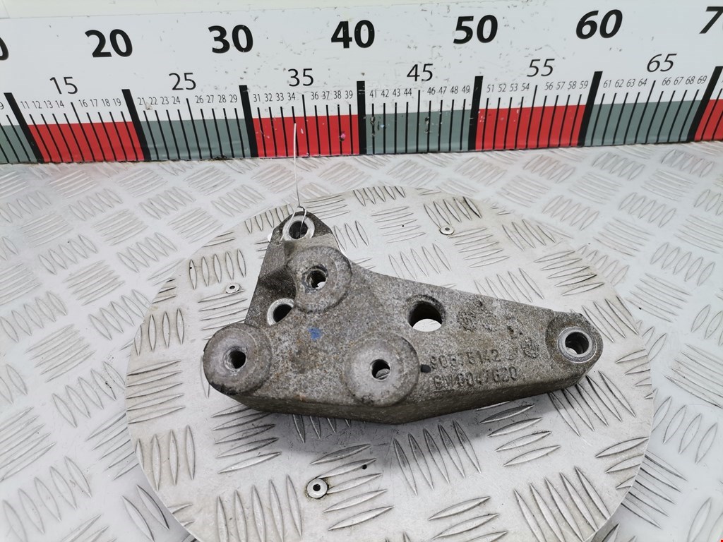 Кронштейн (крепление лапа траверса) кпп Opel Astra H (2004-2014)