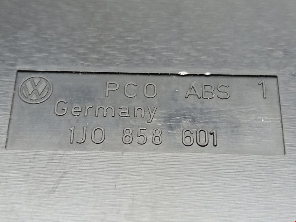 Подстаканник VOLKSWAGEN Golf IV 1997-2003