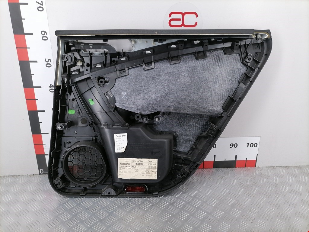 Обшивка двери задняя левая VOLKSWAGEN Passat B6 2005-2011