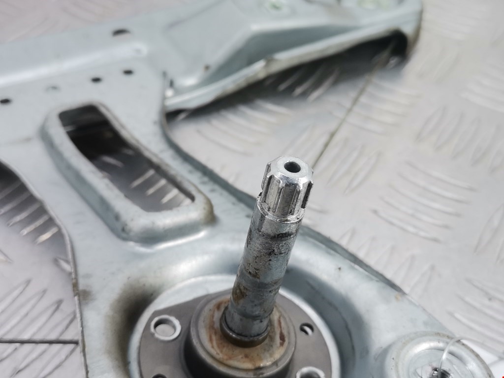 Стеклоподъемник задний левый OPEL Astra J 2009-2017