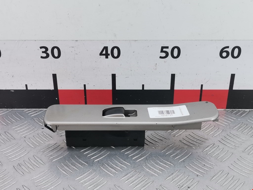 Кнопка стеклоподъемника Mitsubishi Pajero Sport 1 (1998-2008)