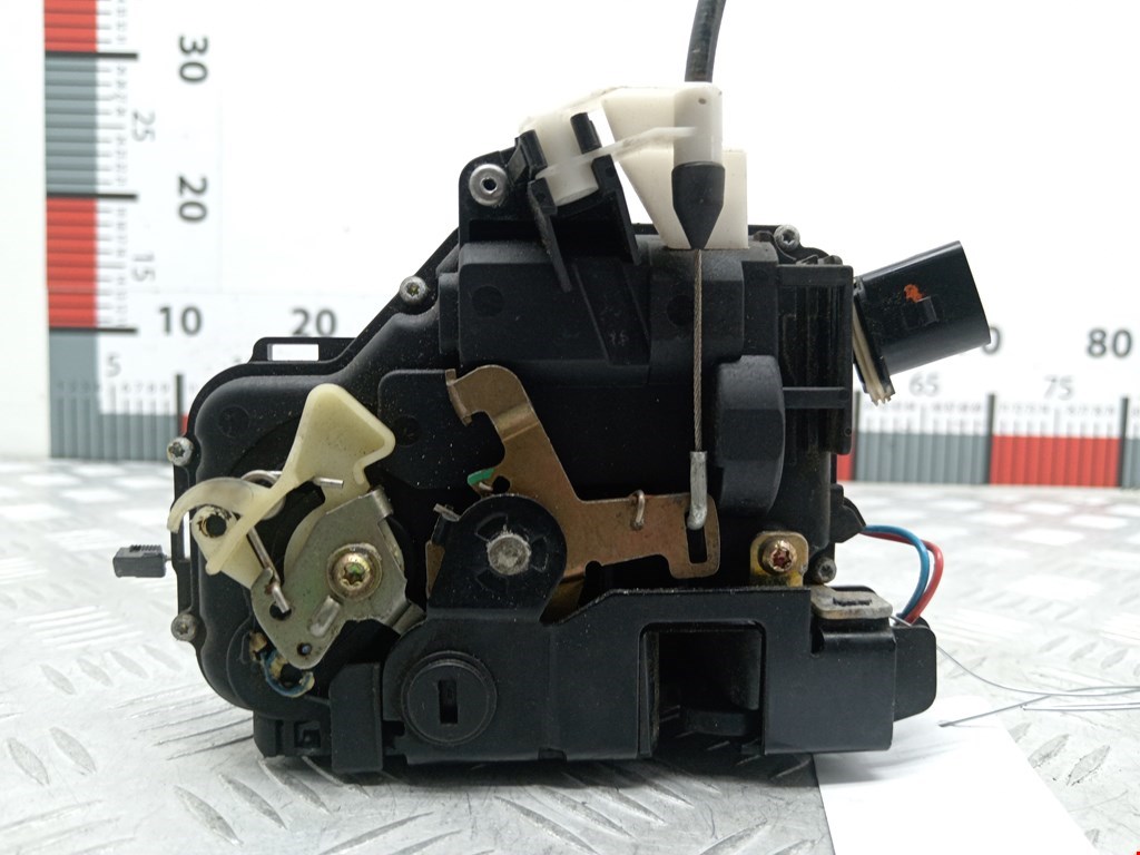 Замок двери задней левой VOLKSWAGEN Bora 1998-2005