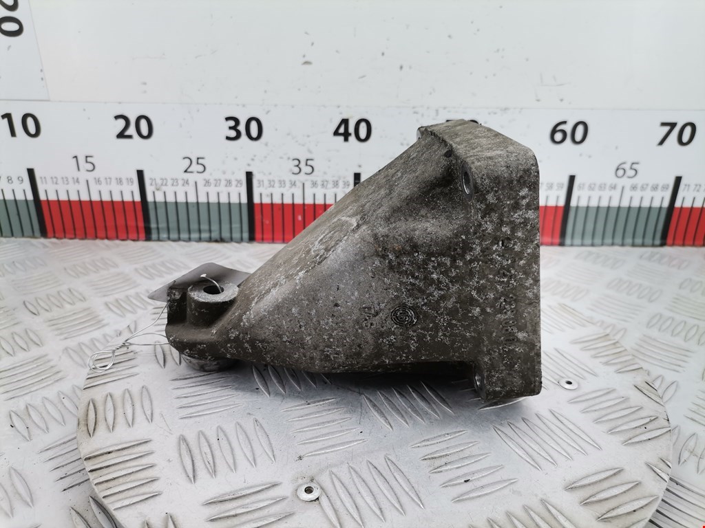 Кронштейн (крепление лапа) двигателя Mercedes CLC-Class (CL203) (2008-2011)