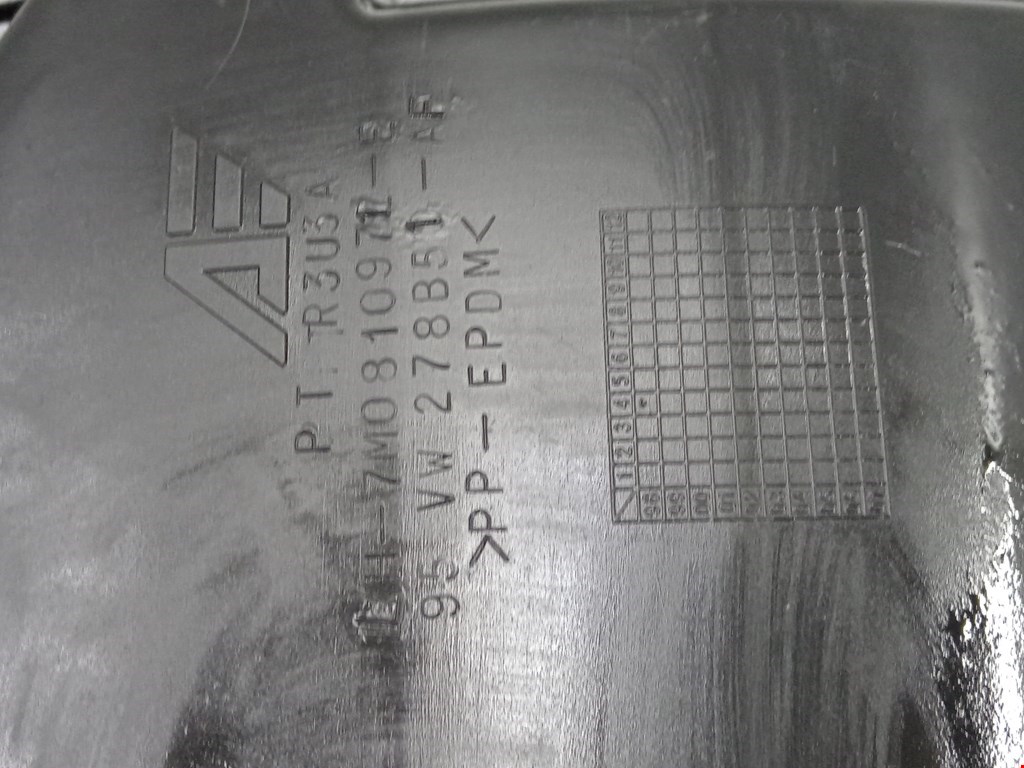 Локер (подкрылок) задний левый VOLKSWAGEN Sharan 1995-2010