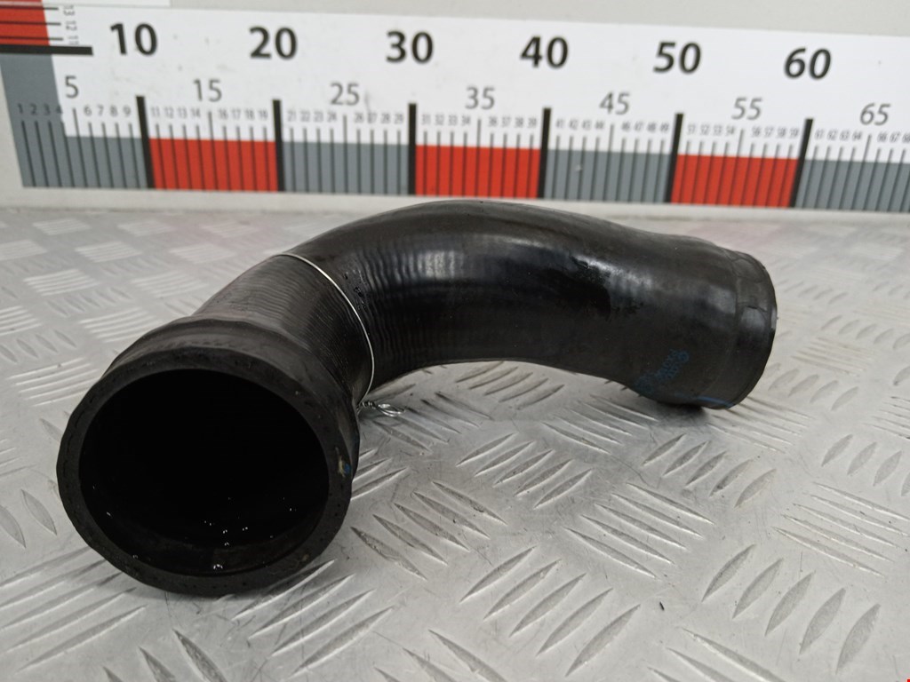 Патрубок интеркулера VOLKSWAGEN Passat B5 1997-2005