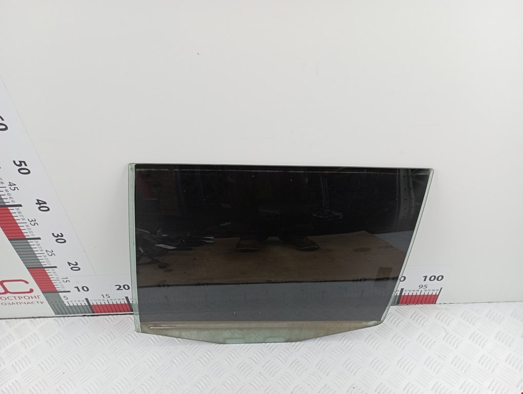 Стекло двери заднее левое SKODA Octavia A4 1U- 1997-2010