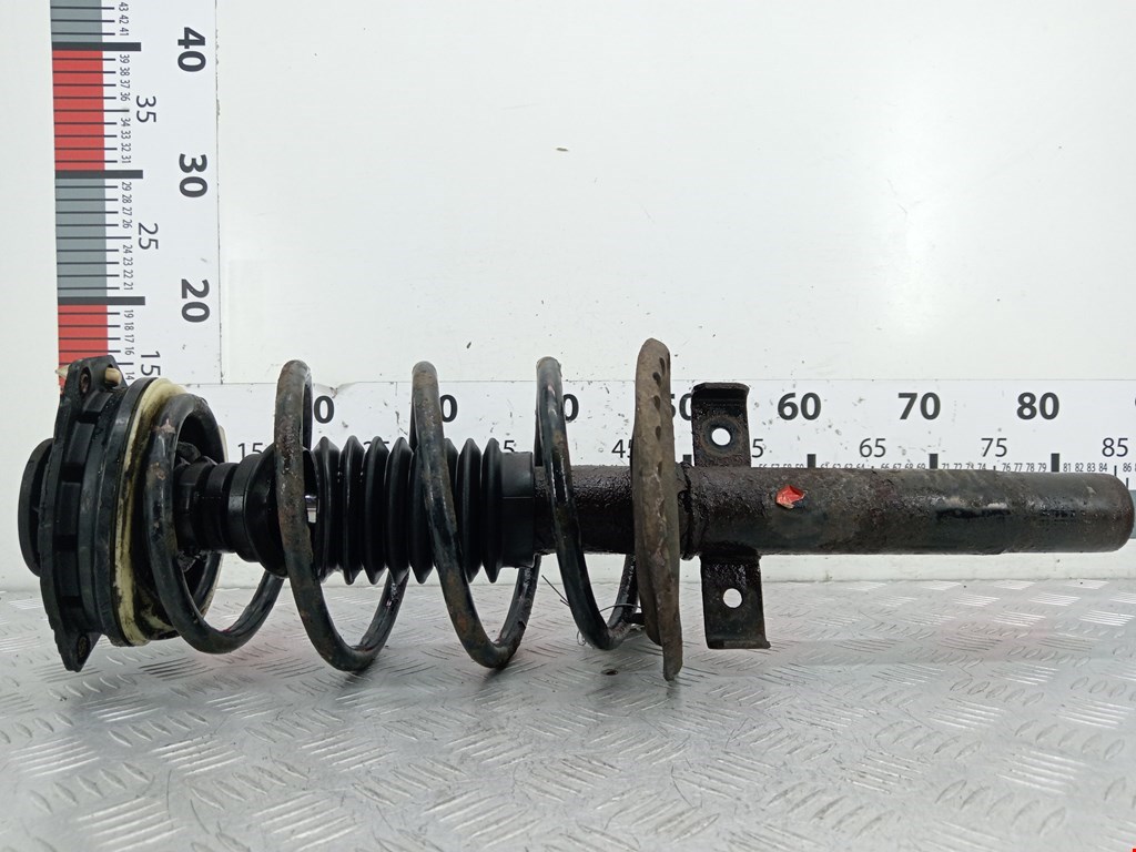 Стойка амортизатора переднего левого Renault Megane 2 (2002-2009)