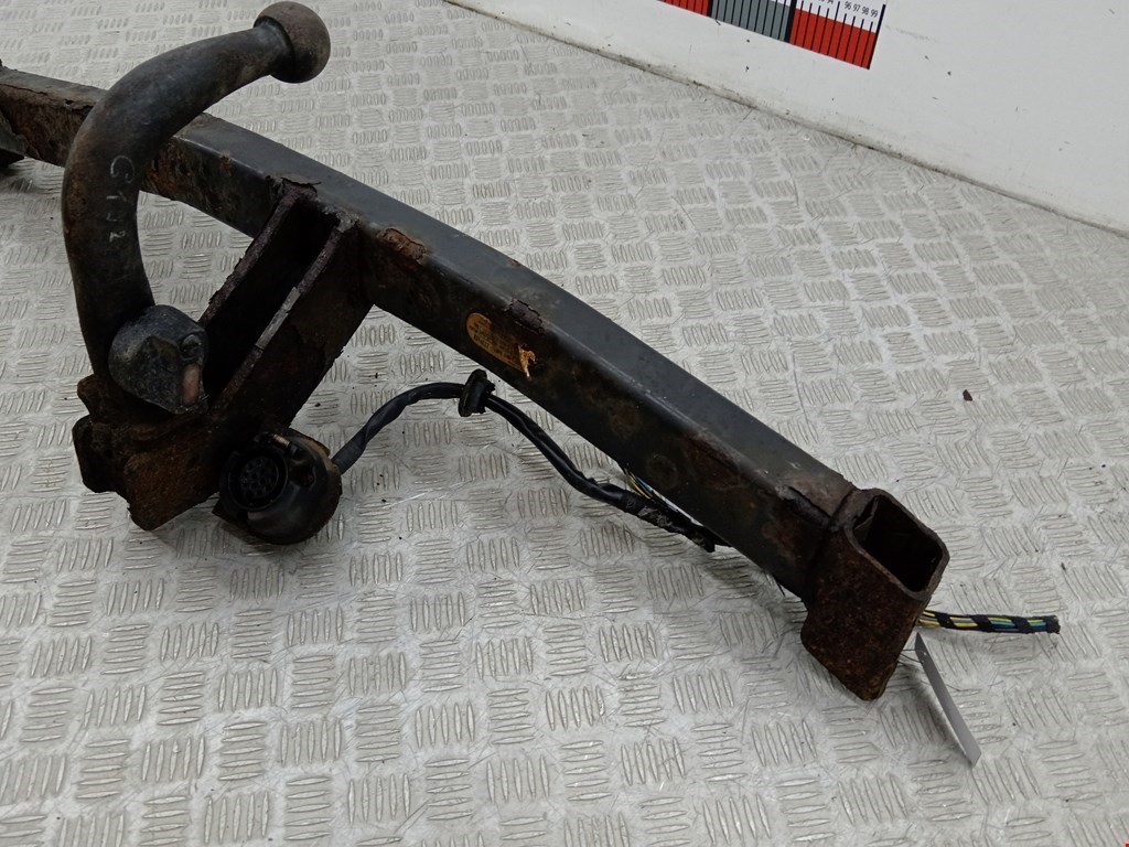 Фаркоп (прицепное устройство) RENAULT Megane II 2002-2009