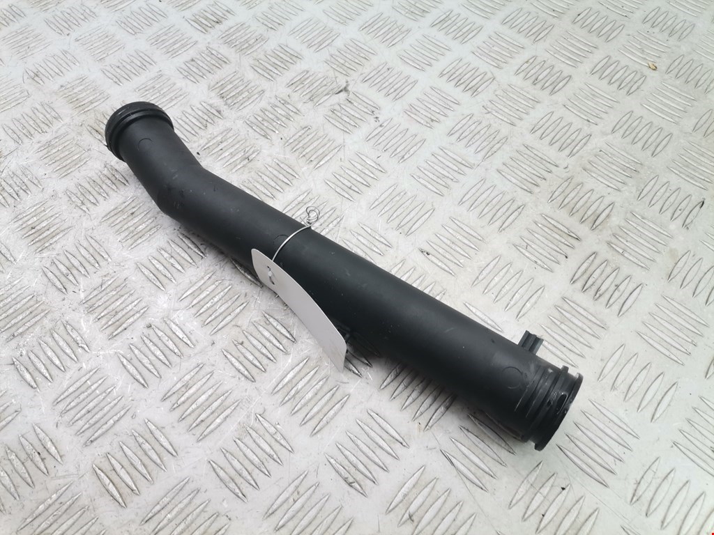 Патрубок VOLKSWAGEN Polo III 1994-2001