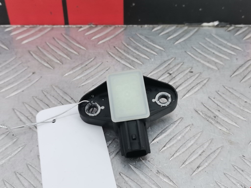 Датчик AIR BAG (подушек безопасности) SKODA Superb 2008-2015